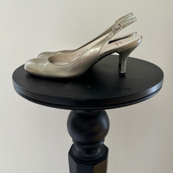 Stuart Weitzman Slingback size 5 - Picture 1 of 5